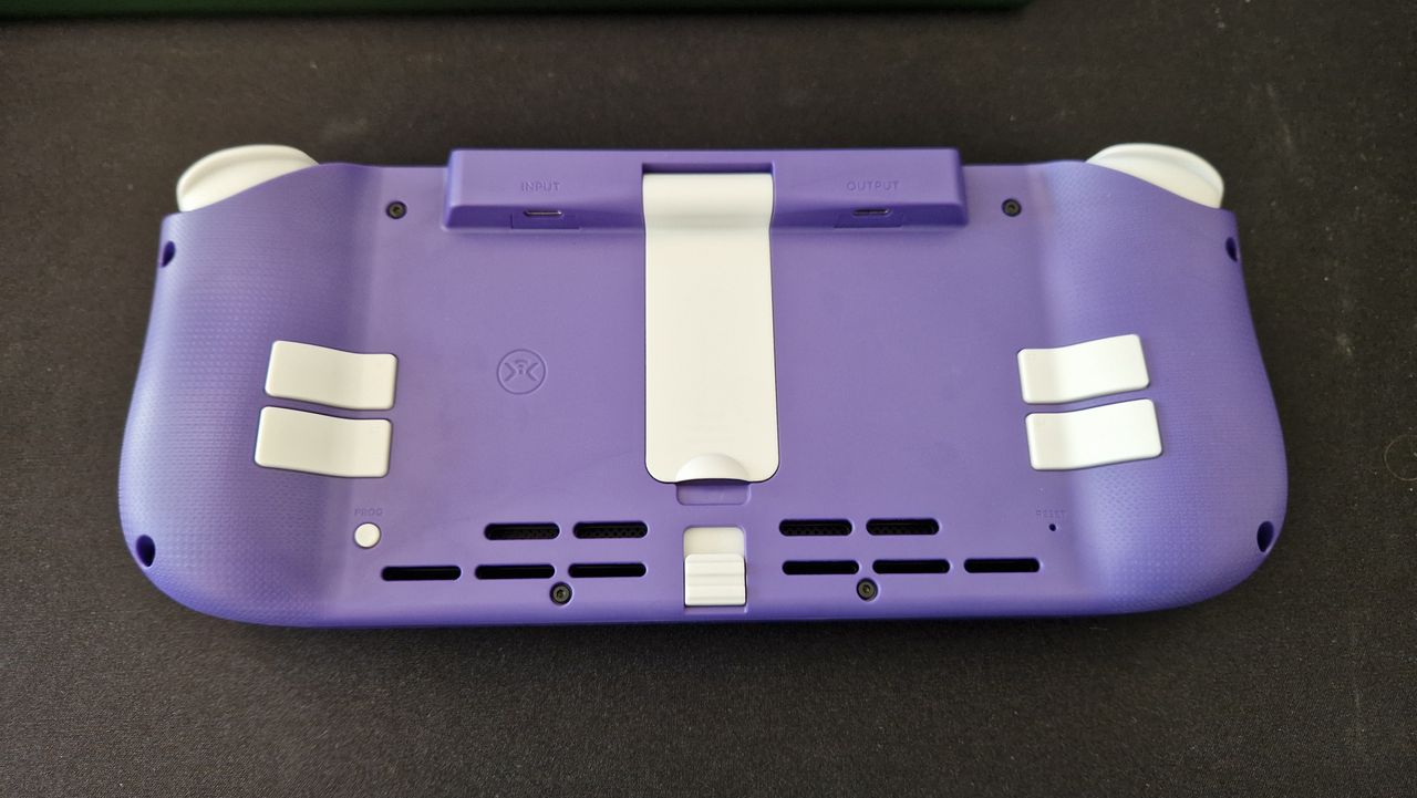 Nitro Deck's back, showing its back buttons
