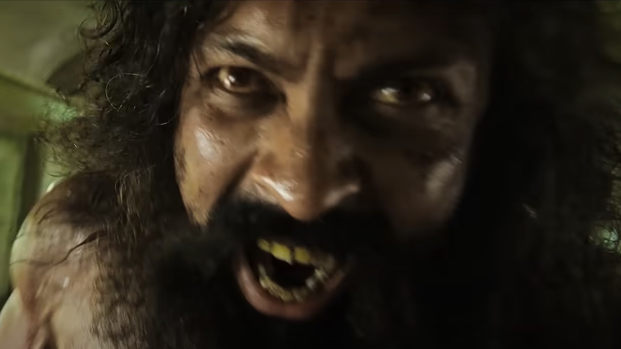 Alpha chasing Spike in school bus in 28 Years Later