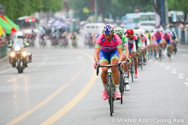 Lamre-Merida hits the front