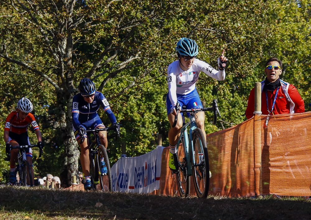 Chiara Teocchi (Italy) approaches the pits
