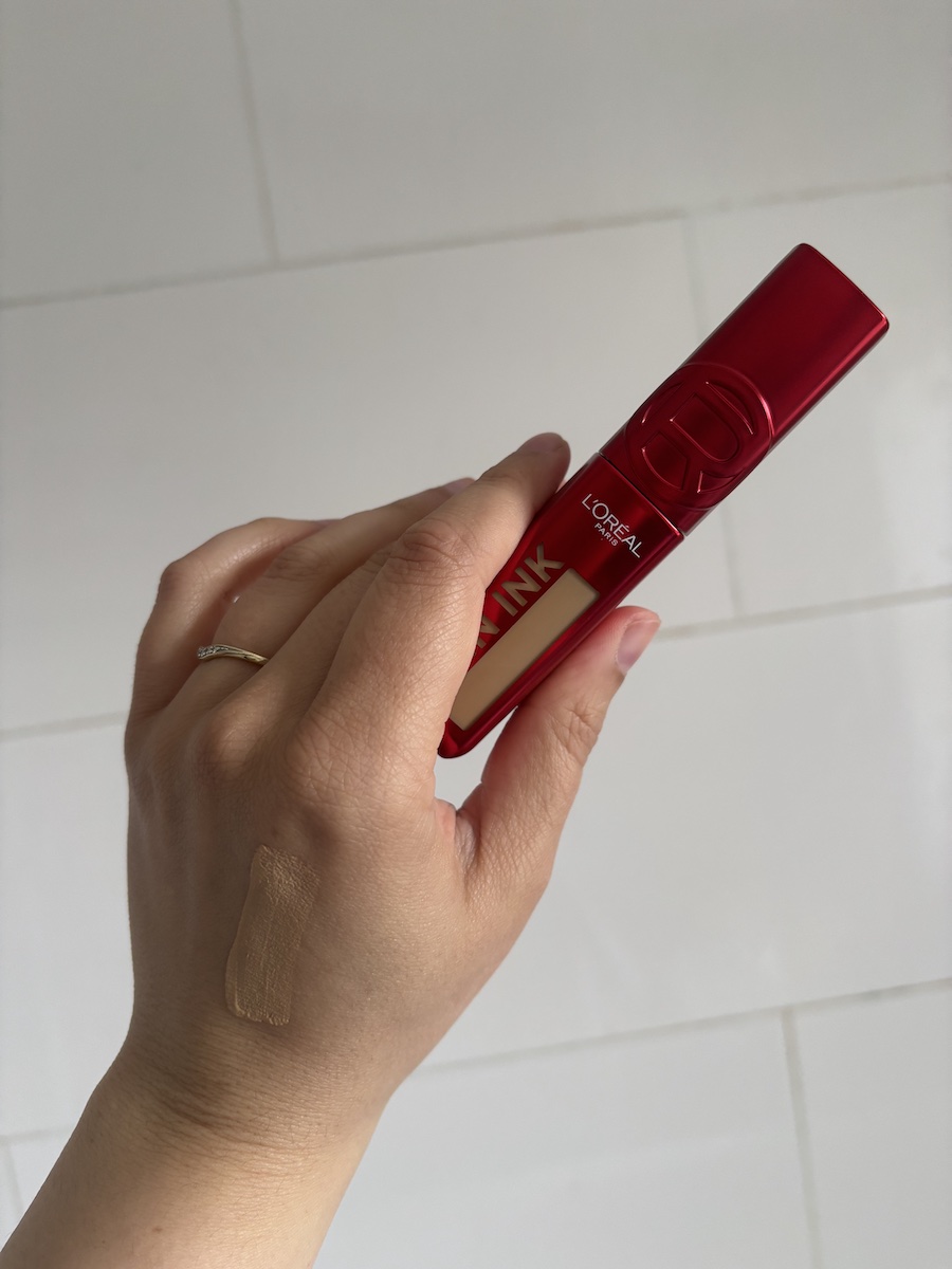 Swatch of L'Oréal Paris Skin Ink Foundcealer