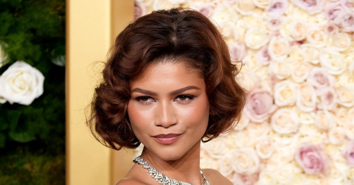 C'est vrai ! Zendaya a lancé sa bague de fiançailles (avec une manucure de mariée chic) aux Golden Globes