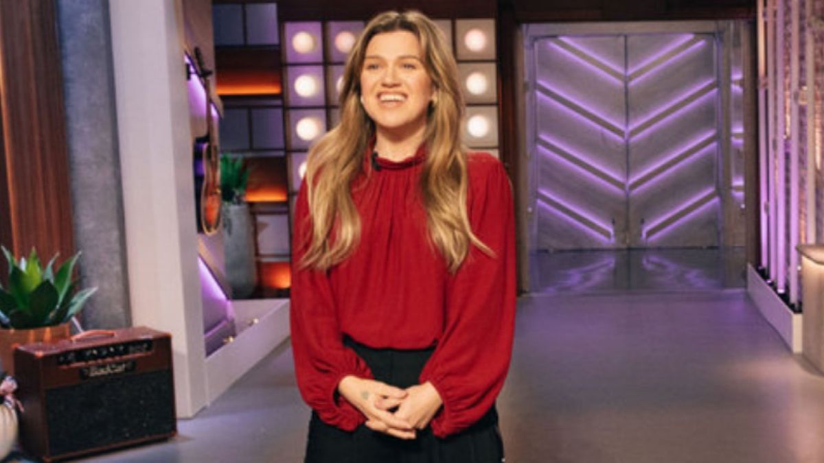 Kelly Clarkson on The Kelly Clarkson Show.