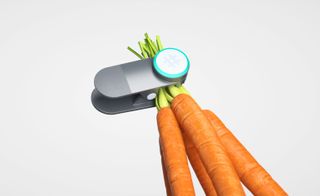 Ovie Smart Tag with carrots, new connected kitchen technology