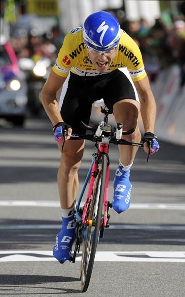 Damiano Cunego (Lampre-ISD) sprints to the finish line.