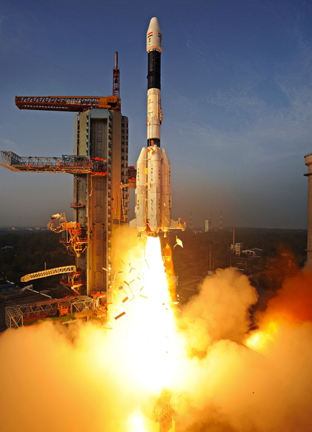 Launch Photos India's Big Rocket Lifts Off with GSAT14 Satellite Space