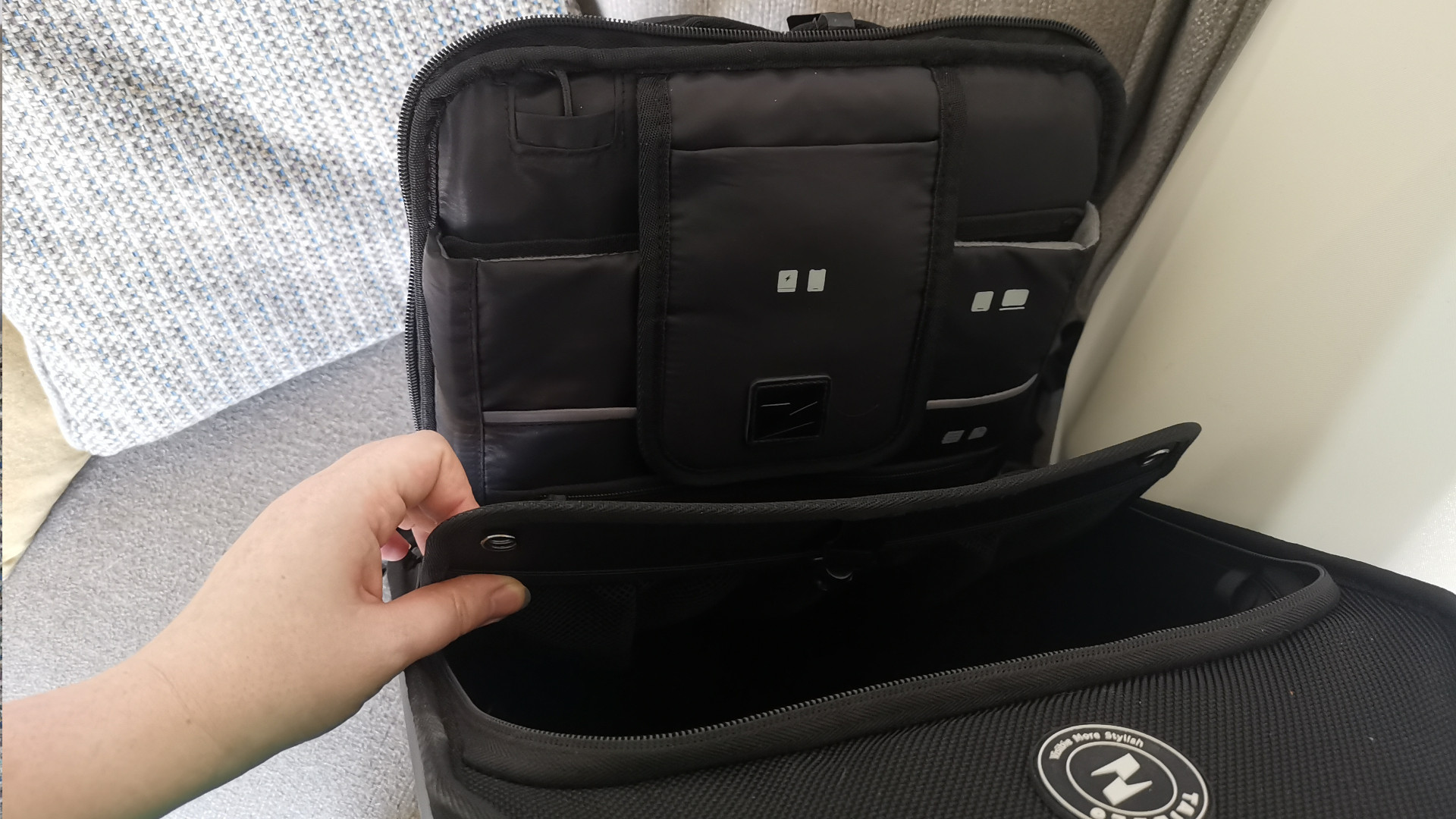 Inner pockets on the Tajezzo PZ5 backpack