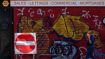 Shuttered estate agent's office © Chris J. Ratcliffe/Bloomberg via Getty Images