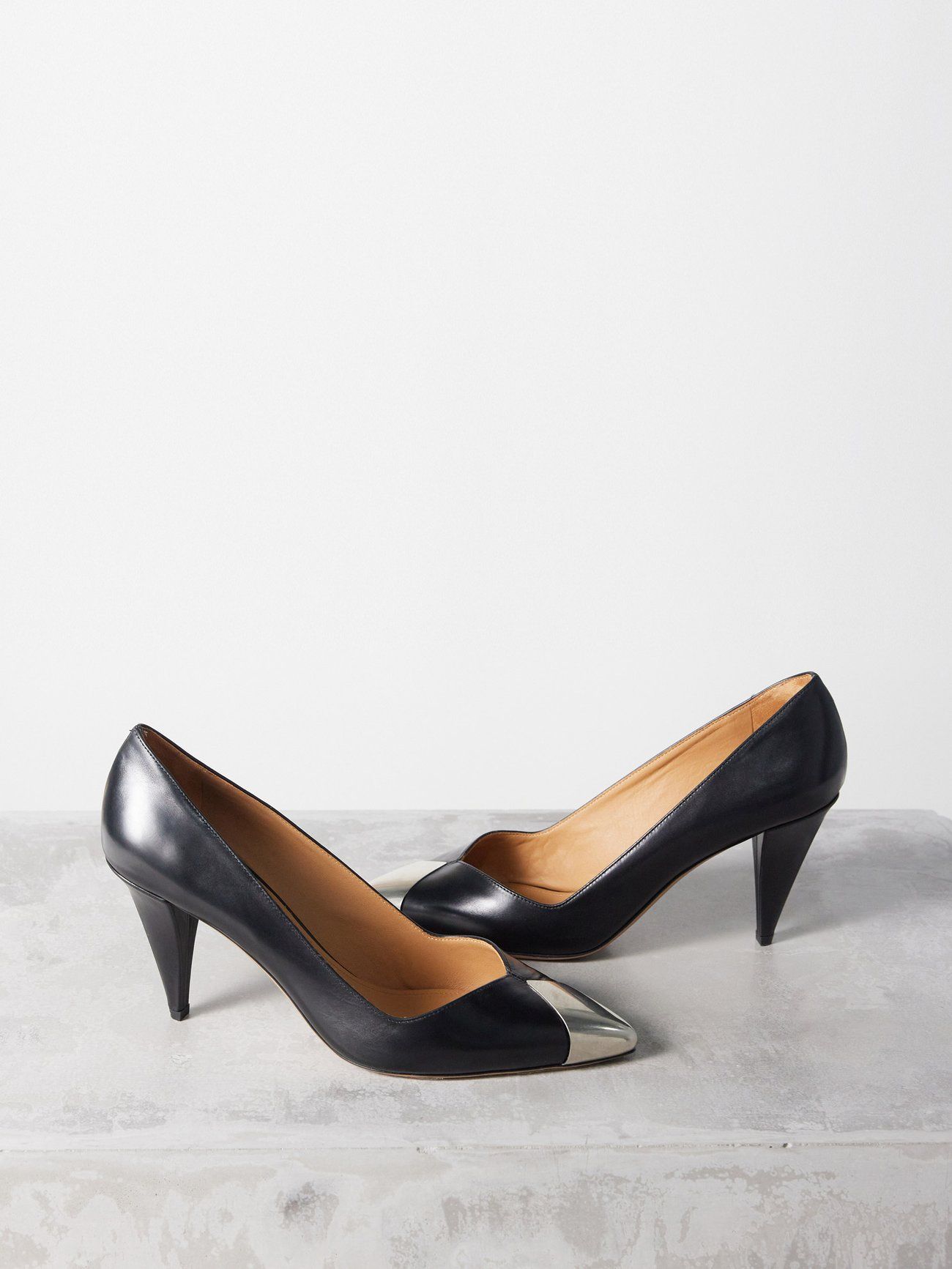 missing-image 6 اتجاهات للأحذية ذات الكعب العالي لعام 2024 من شأنها أن ترتقي بخزانة ملابسك الربيعية