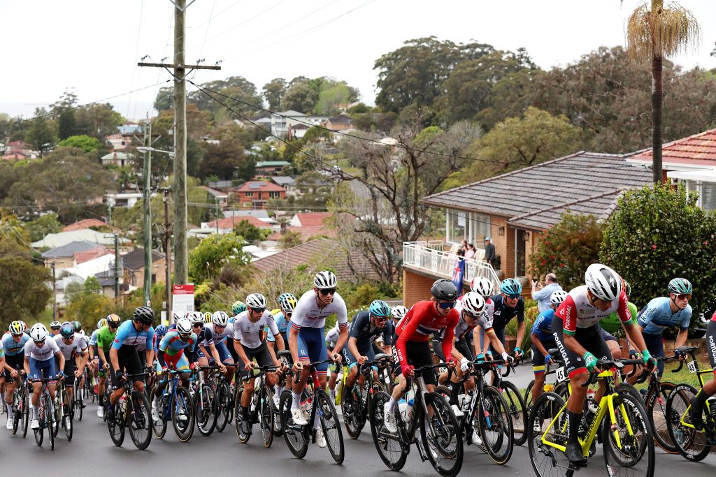 WOLLOGONG AUSTRALIA SEPTEMBER 23 LR Joshua Tarling of The United Kingdom Jrgen Nordhagen of Norway Gonalo Tavares of Portugal and a general view of the peloton competing during the 95th UCI Road World Championships 2022 Men Junior Road Race a 1356km race from Wollongong to Wollongong Wollongong2022 on September 23 2022 in Wollongong Australia Photo by Con ChronisGetty Images