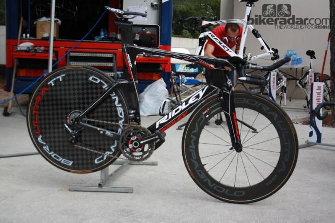 The Ridley Dean FAST has a recess for the new EPS battery just behind the head tube