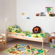 IKEA-sniglar-bed-frame