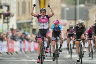 Nicola Juniper wins 2015 British Cycling National Circuit Race Championships - Barnsley Women's Race