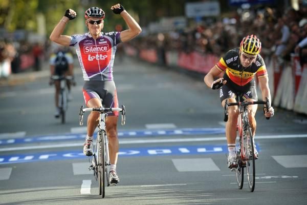 Philippe Gilbert (Silence-Lotto) takes the win over Tom Boonen.