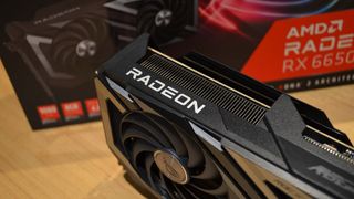  Die AMD Radeon RX 6650 XT bietet ohne Frage eine Menge Leistung für ihr Geld - nach AMD sogar deutlich mehr als die Konkurrenz für vergleichbare Preise