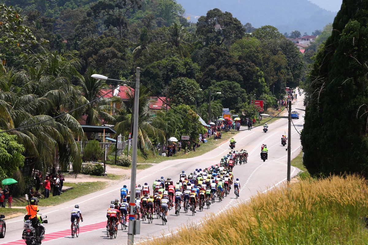 Another sunny day for the riders