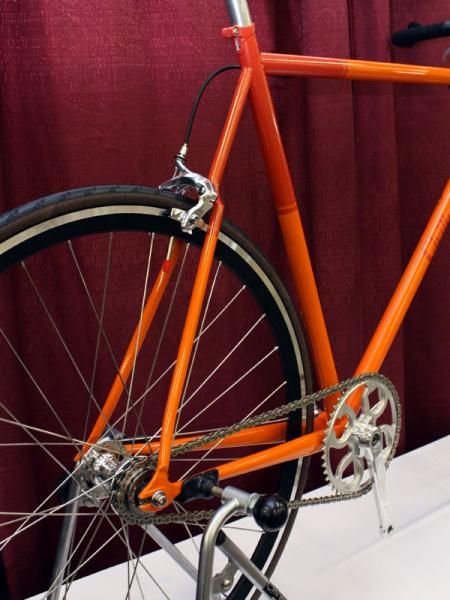 The rear end is held up with a particularly spindly monostay.