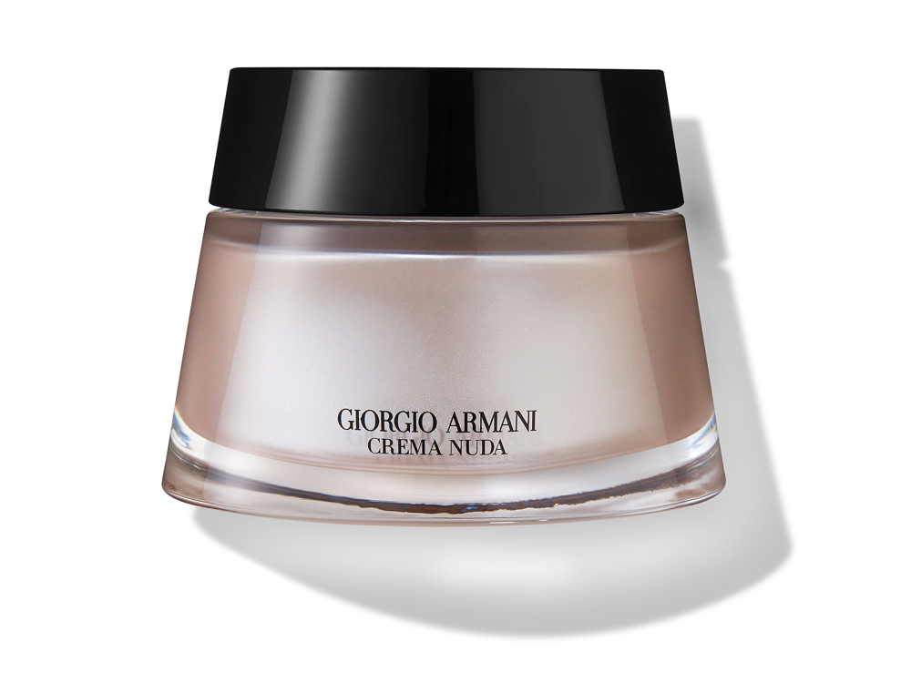 Увлажняющий крем золотое яблоко. Crema nuda от Giorgio Armani. Giorgio Armani увлажняющий крем с тональным эффектом crema nuda. Giorgio Armani crema nuda цвета тона. Золотое яблоко Армани.