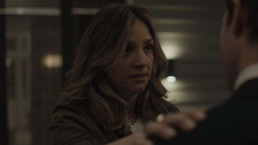 Lia with her arm on Peter&#039;s shoulder in the first episode of All Her Fault