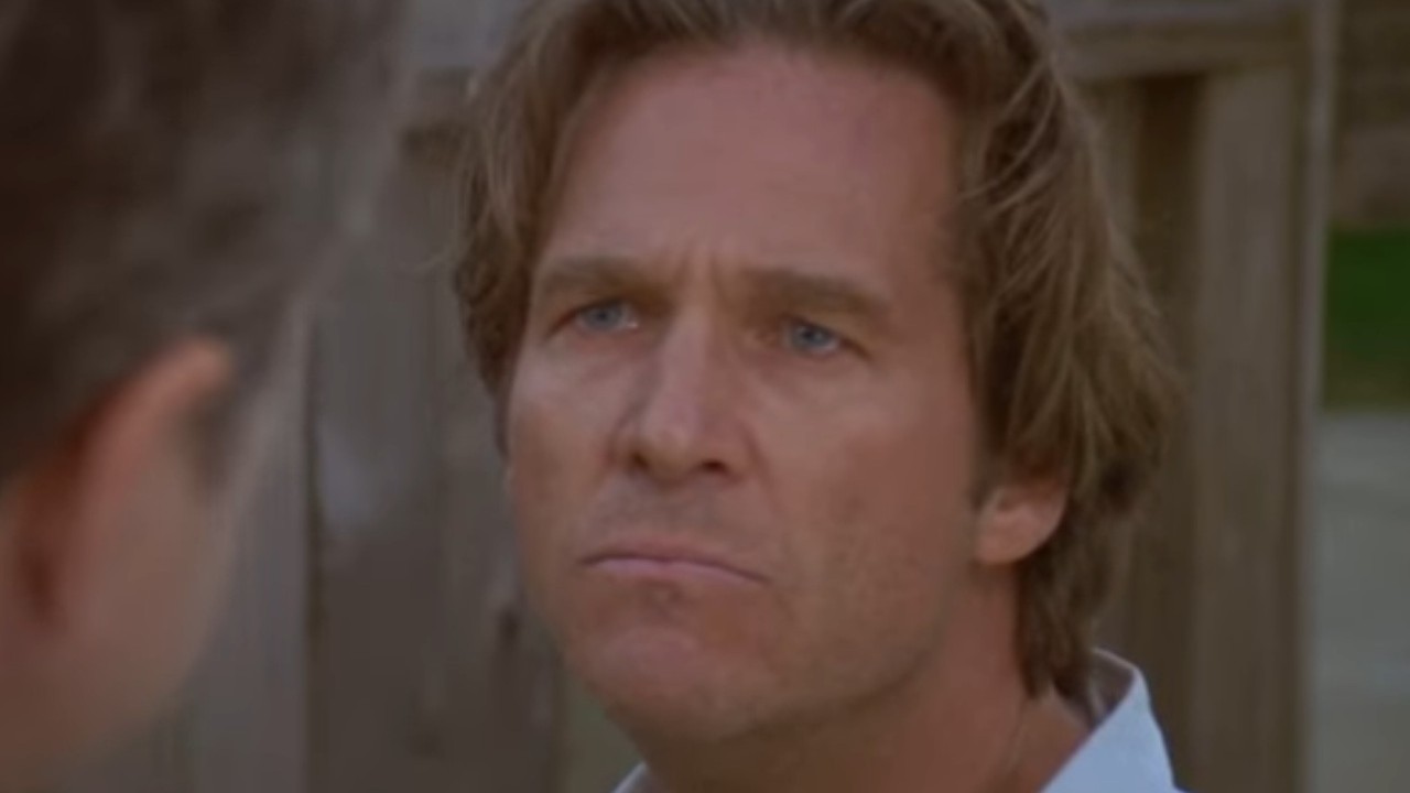 A very stern Jeff Bridges in Arlington Road
