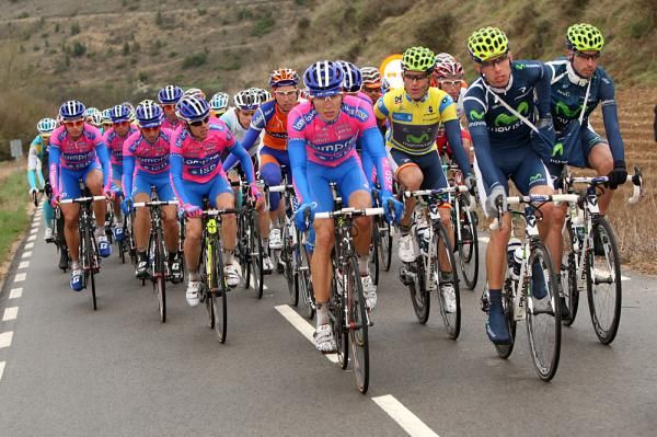 Movistar worked to protect the lead of JJ Rojas
