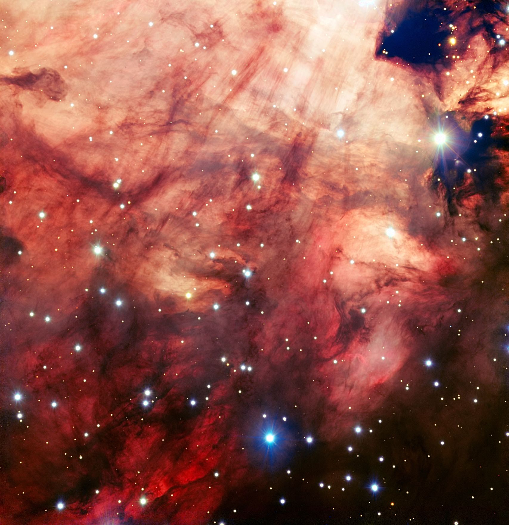 Smoky Nebula's Bright Pink Heart Shines in New Photo | Space