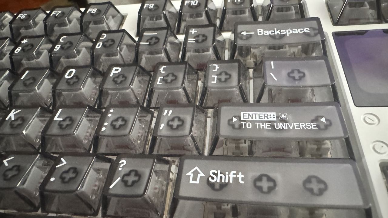 Melgeek Centauri 80 keycaps up close
