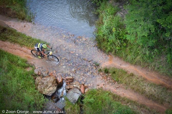 Charles Keey rapidly chasing down 3rd place in the last 30km