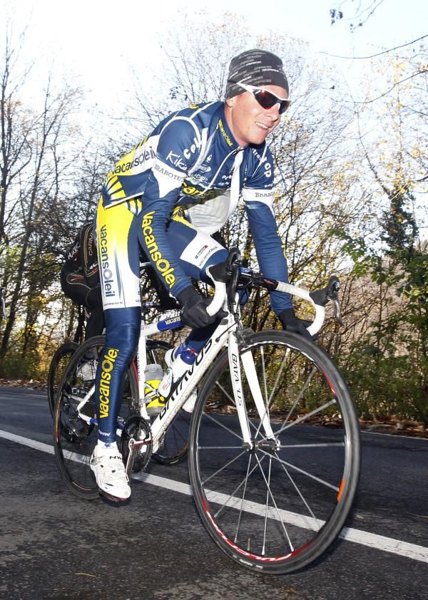 Riccardo Ricc&ograve; (Vacansoleil) tackles Ivan Basso's training climb of the Cuvignone.