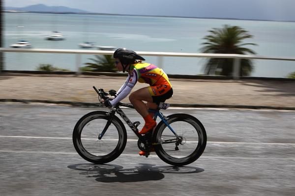 Simone Grounds (Bundaberg Sugar) races high above the bay on the course based in Geelong