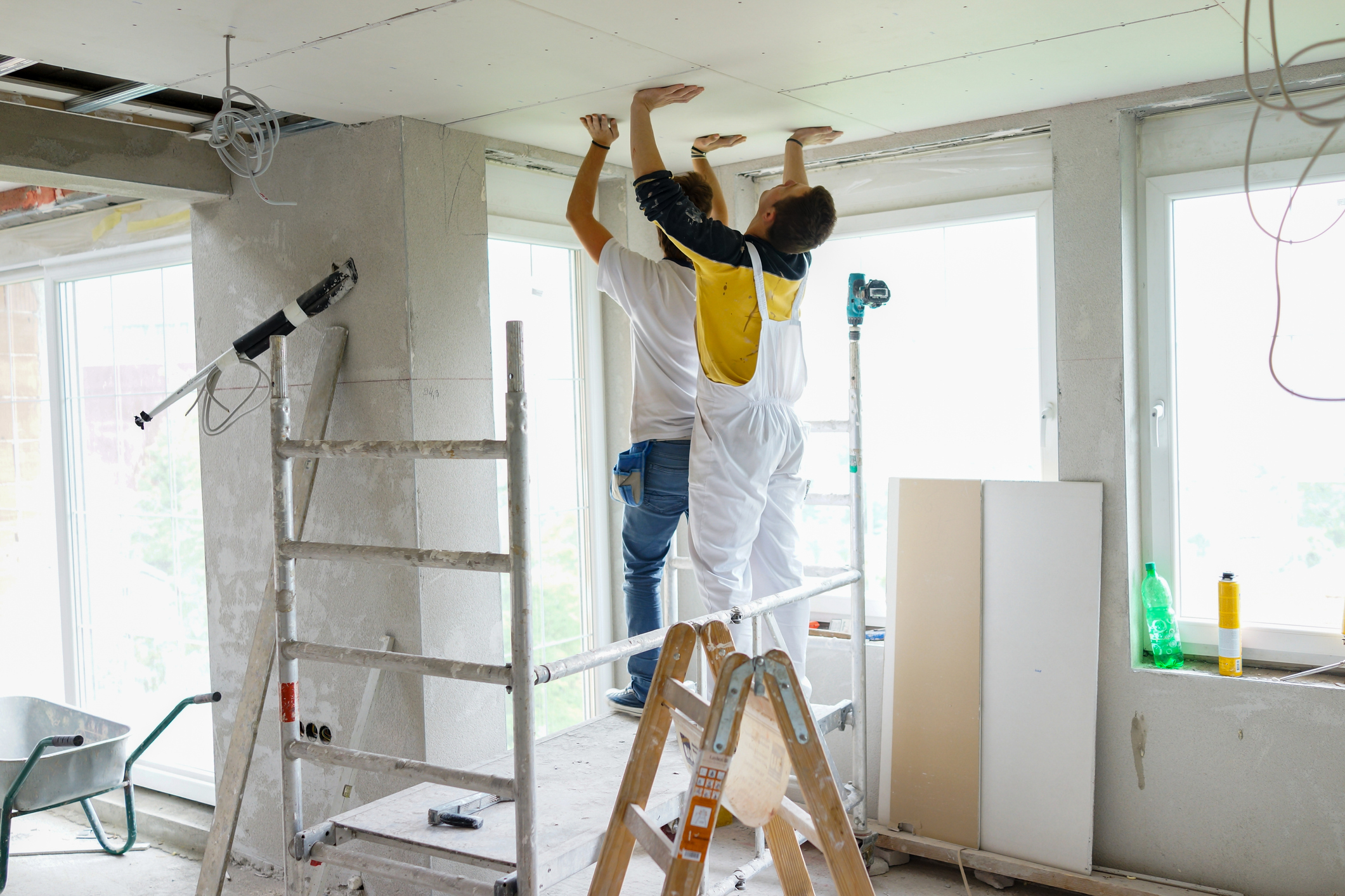 drylining a ceiling