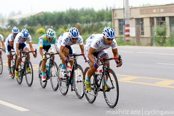 Tabriz Petrochemical Team sets tempo in the peloton