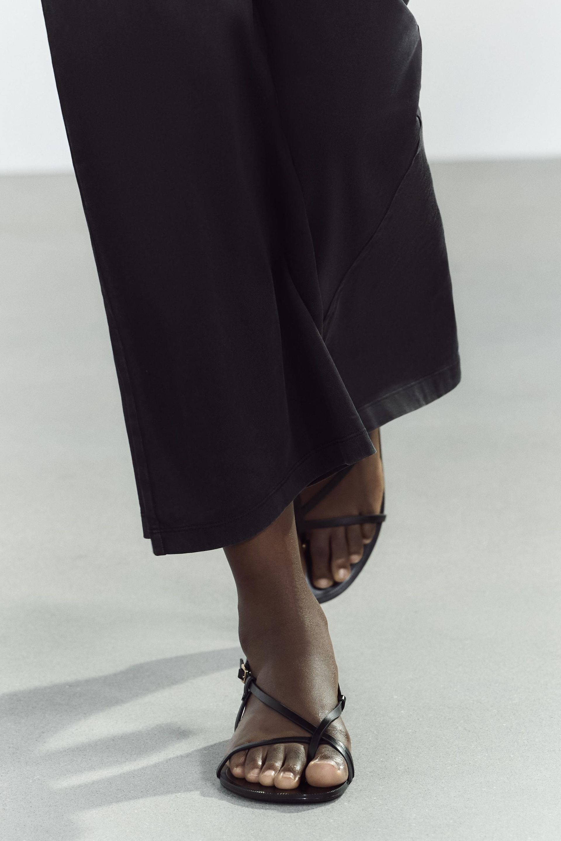 Flat Sandals With Metallic Detail