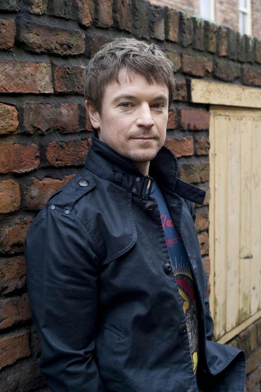 Meet Coronation St&#039;s new factory boss Luke Strong