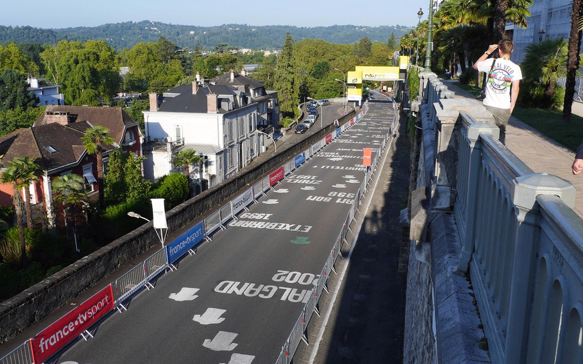 La Course completes five laps of the stage 13 Tour de France time trial in the centre of Pau