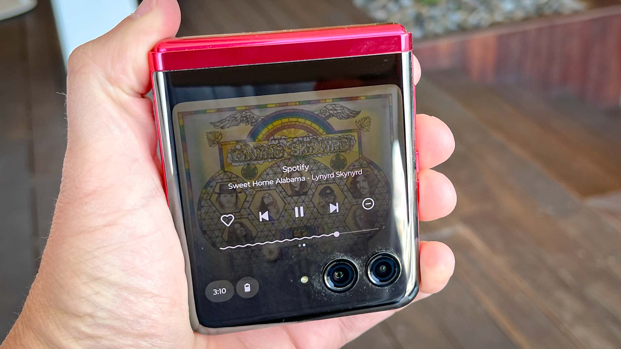 Motorola Razr + Spotify on the front screen