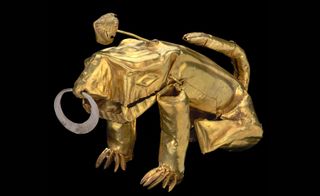 Gold and platinum Calima-Yotoco jaguar-shaped lime container, Cauca Valley, Colombia