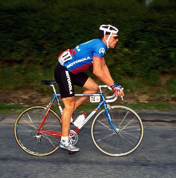 Lance Armstrong with the then popular helmet in the 1992 Tour of Ireland.