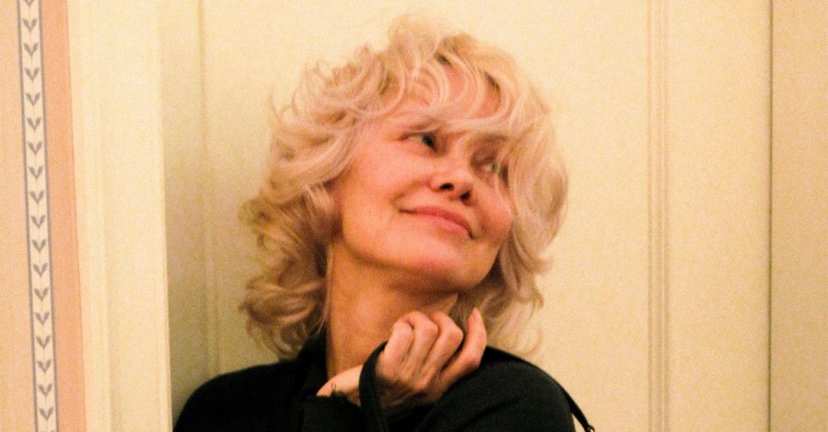 How Pamela Anderson Prepped Her Skin for Tory Burch F/W 26