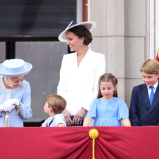 Queen Elizabeth II on the balcony of Buckingham Palace during Trooping the Colour alongside (L-R) Prince Louis of Cambridge, Catherine, Duchess of Cambridge, Princess Charlotte of Cambridge, Prince George of Cambridge and Prince William, Duke of Cambridge during Trooping The Colour on June 02, 2022 in London, England