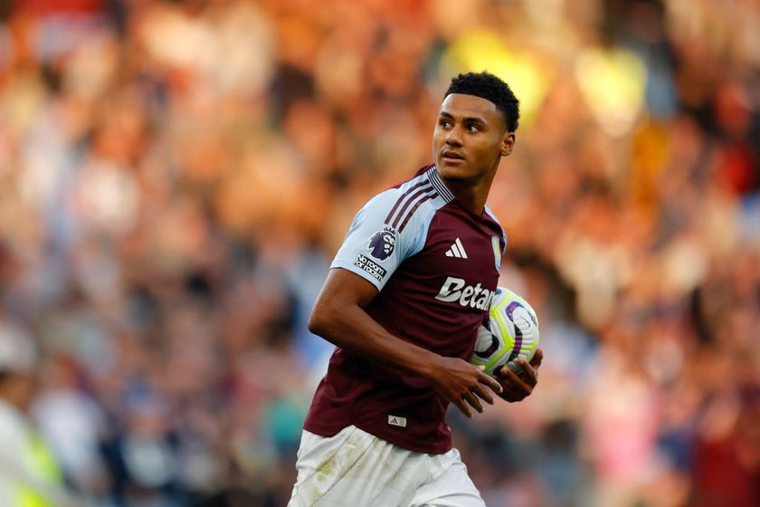 Ollie Watkins of Aston Villa celebrates scoring a goal during the Premier League match between Aston Villa FC and Everton FC at Villa Park on September 14, 2024 in Birmingham, England.