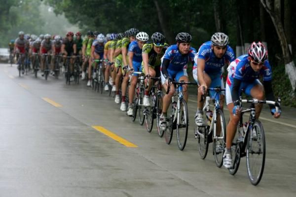 The Russians went to the front in the closing kilometres.