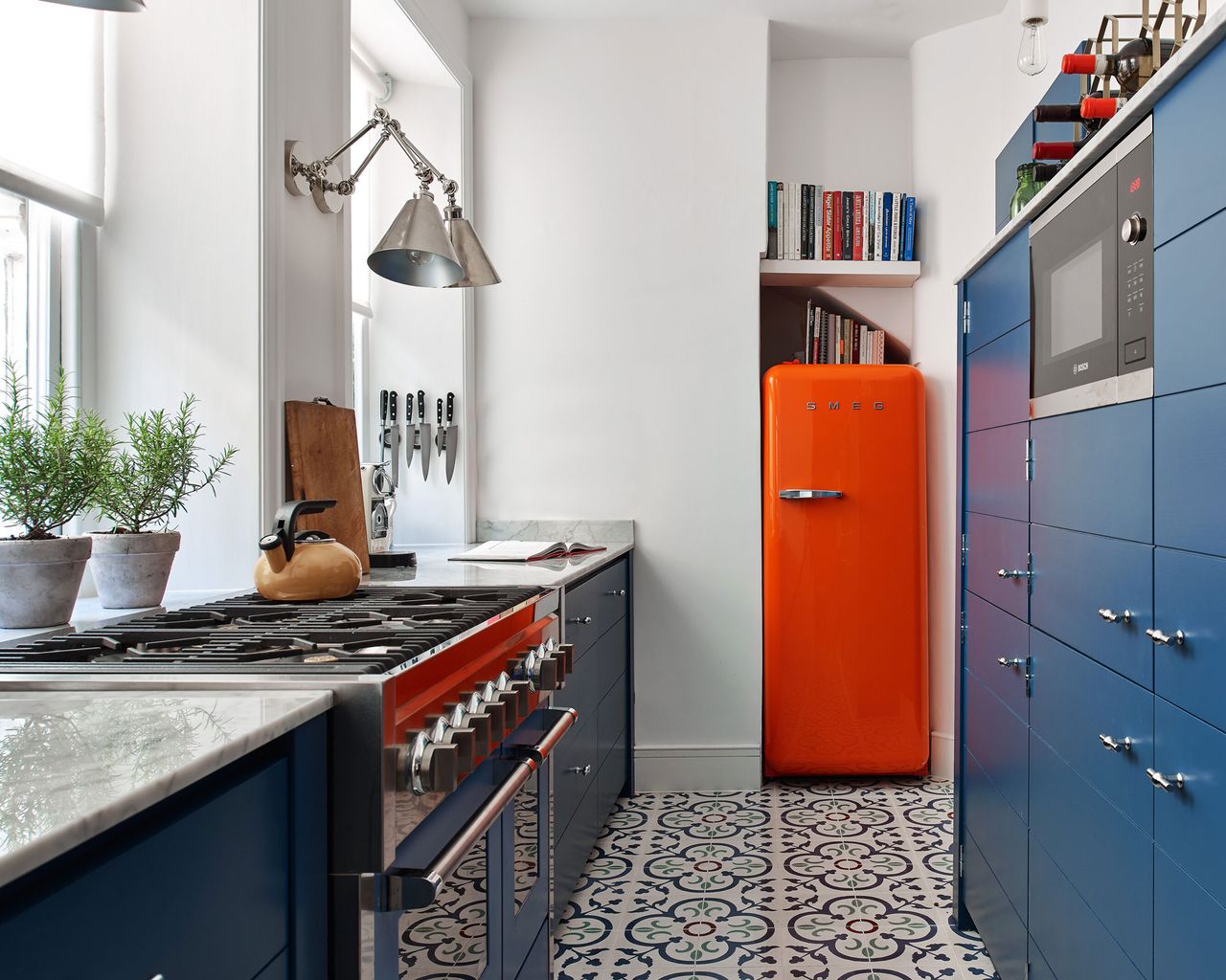 How to plan a layout for a small kitchen: an expert guide