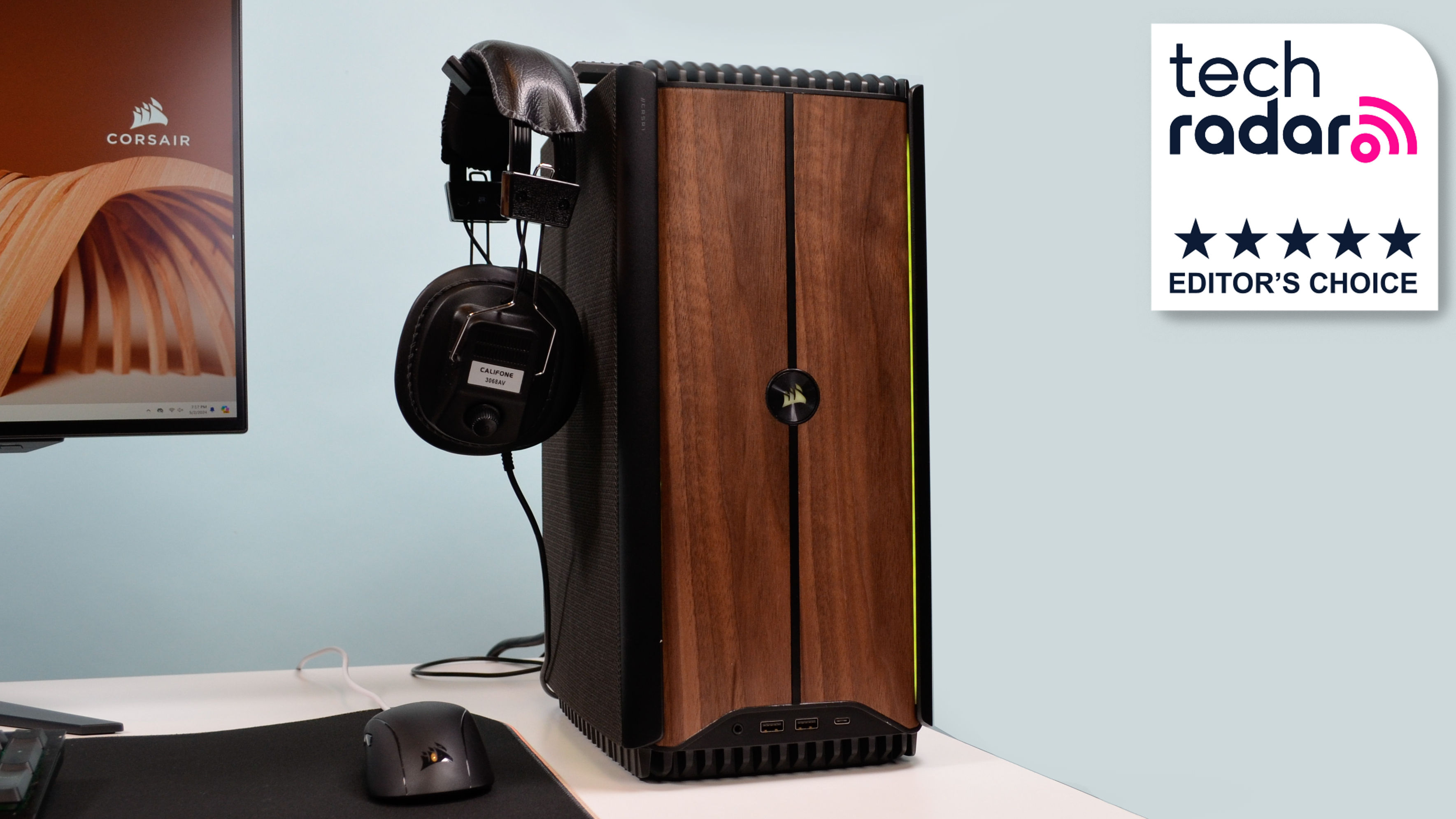 A Corsair One i500 on a desk