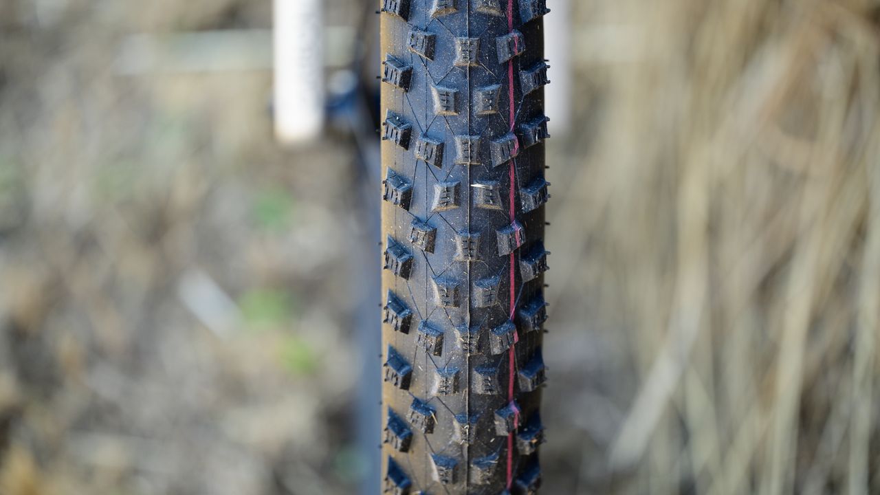 Woom Off 6 kids bike tyre tread