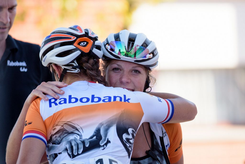 Lucinda Brand and Rabo-Liv teammate Yara Kastelijn hug it out