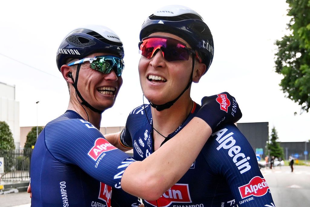 Foto POOL/Fabio Ferrari/LaPresse
9 maggio 2021 Italia
Sport Ciclismo
Giro d'Italia 2021 - edizione 104 - Tappa 2 - Da Stupinigi (Nichelino) a Novara (km 179)