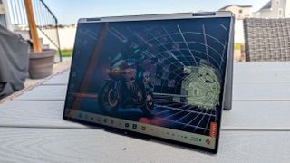Lenovo Yoga 7 tent display.