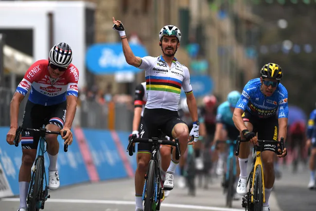 La vittoria di Alaphilippe a Chiusdino (foto: Getty Images)