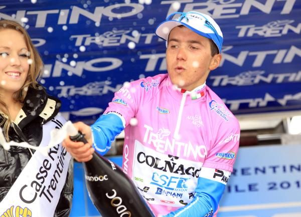 Domenico Pozzovivo (Colnago - CSF) opens the champagne